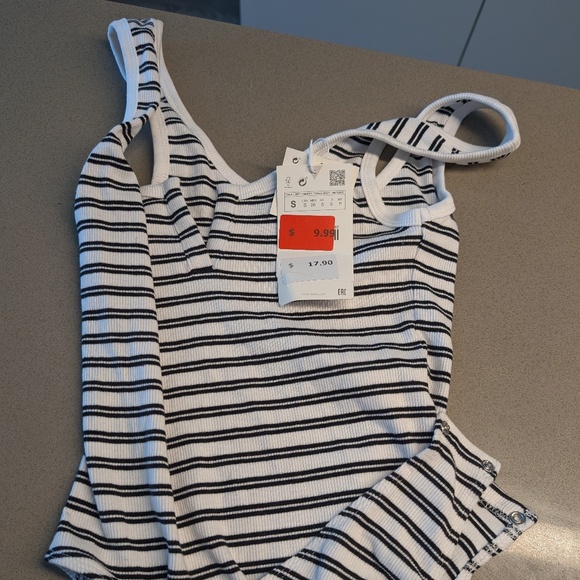 Black & White Striped Ribbed V-Neck Bodysuit - Picture 9 of 9